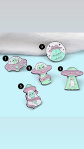 ufo cat pin