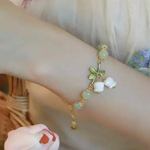 elegant tulip bracelet