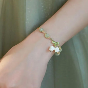 elegant tulip bracelet