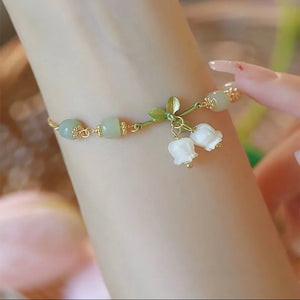 elegant tulip bracelet